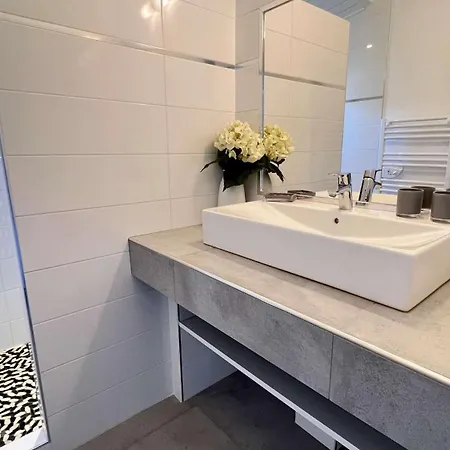 Avec Piscine Privee, A Proximite De La Et Du Centre De Thalasso 别墅