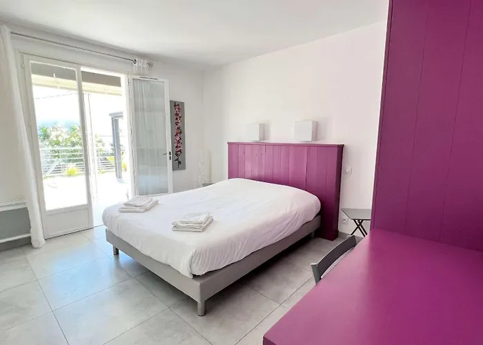 Avec Piscine Privée, à Proximité De La Et Du Centre De Thalasso