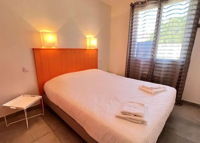 Villa Avec Piscine Privée, à Proximité De La Et Du Centre De Thalasso