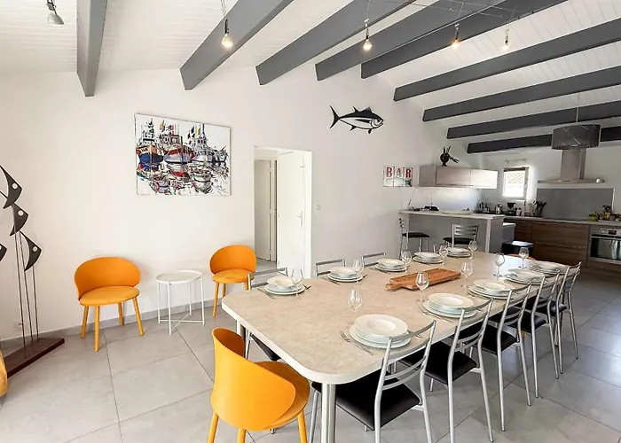 Avec Piscine Privée, à Proximité De La Et Du Centre De Thalasso Villa